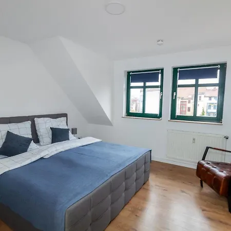 Kapellmeister Apartment: 4 Ac Bedrooms, Smart Tv & Big Sofa * Magdeburg