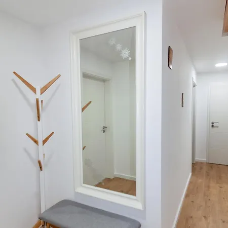 Apartment Kapellmeister Apartment: 4 Ac Bedrooms, Smart Tv & Big Sofa *